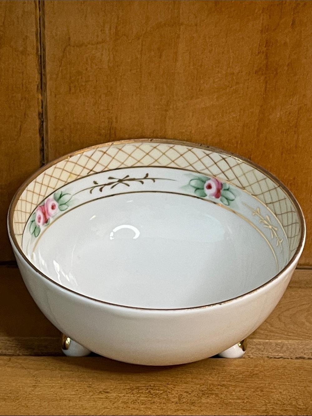 Antique Nippon Footed Nut Bowl w/ Pink Roses and Gold Lattice Rim.